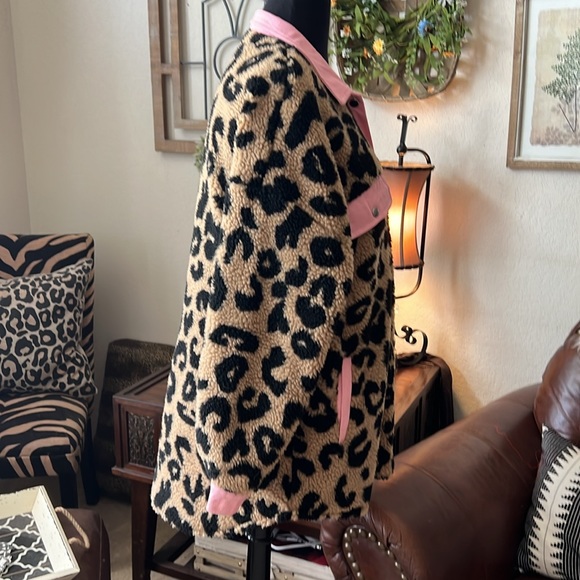 Leopard and Light Pink Shacket - Picture 2 of 7